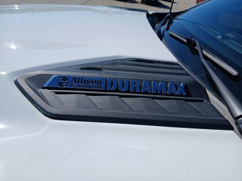 Used 2023 Chevrolet Silverado 2500 LT w/ Convenience Package image 12