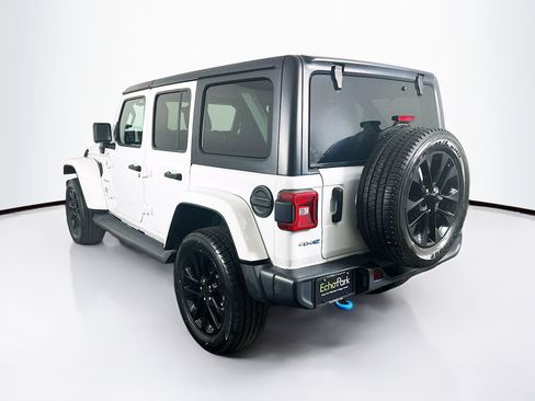 Used 2023 Jeep Wrangler Unlimited Sahara w/ Cold Weather Group AWD/4WD image 5