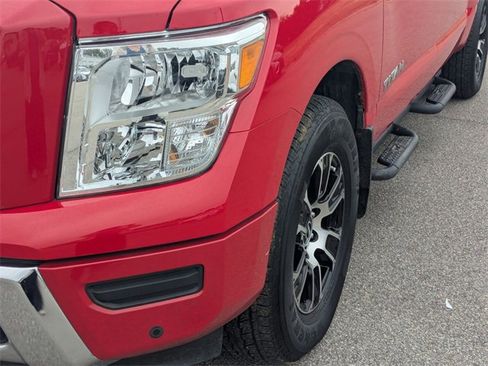 Used 2023 Nissan Titan SV w/ SV Convenience Package image 9