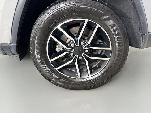 Used 2021 Jeep Grand Cherokee Trailhawk w/ Trailhawk Luxury Group AWD/4WD image 35