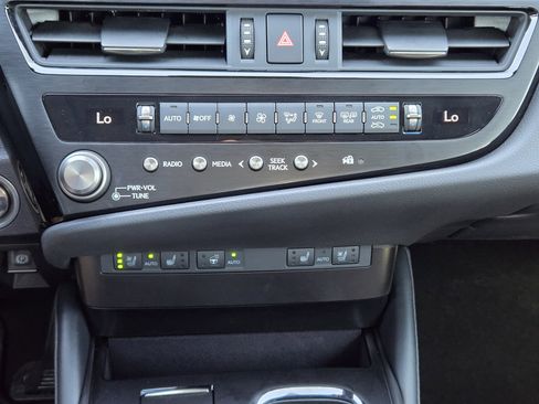 Certified 2025 Lexus ES 350 w/ Premium Package image 27