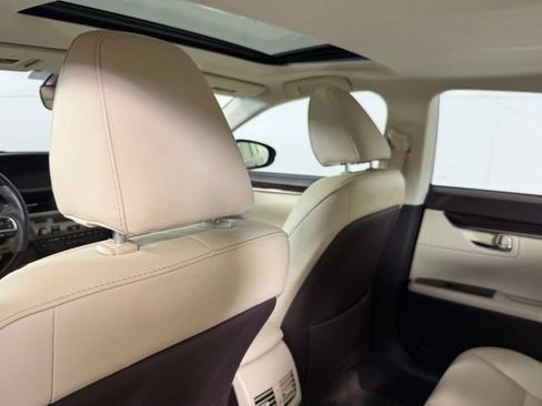 Used 2018 Lexus ES 350 w/ Premier Package FWD image 23