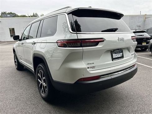 New 2025 Jeep Grand Cherokee L Limited image 6