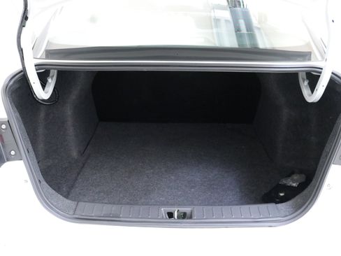 Used 2023 Nissan Versa S image 27