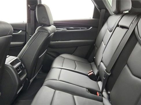 Certified 2024 Cadillac XT5 Premium Luxury w/ LPO, Floor Liner Package image 18