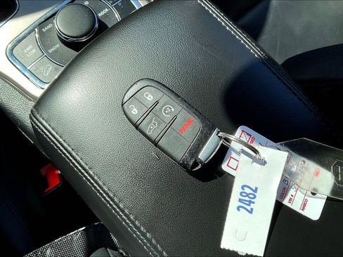 Used 2019 Jeep Grand Cherokee Limited image 10