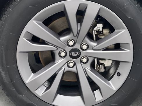 Used 2021 Ford Explorer XLT w/ Equipment Group 202A image 70