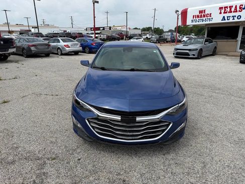 Used 2023 Chevrolet Malibu RS FWD image 2