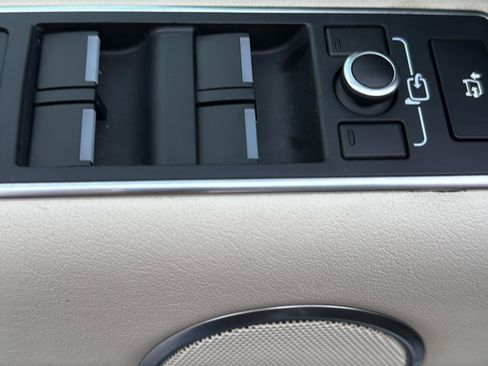 Used 2016 Land Rover Range Rover HSE image 29