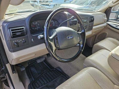 Used 2005 Ford F350 Lariat image 12