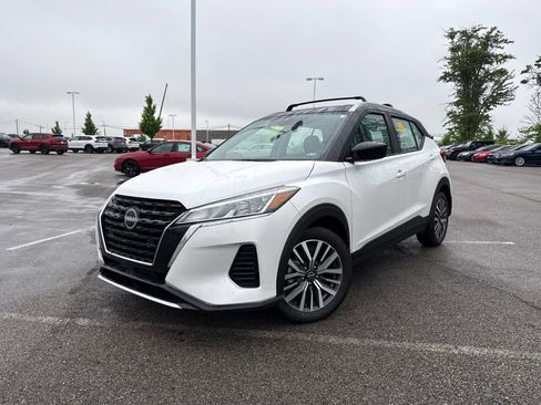 Used 2024 Nissan Kicks SV w/ Interior Electronics Package FWD image 1