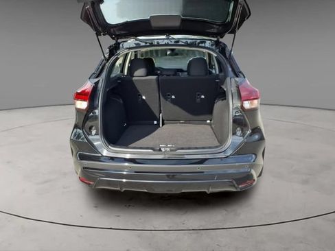 Certified 2025 Nissan Kicks Play S FWD image 9