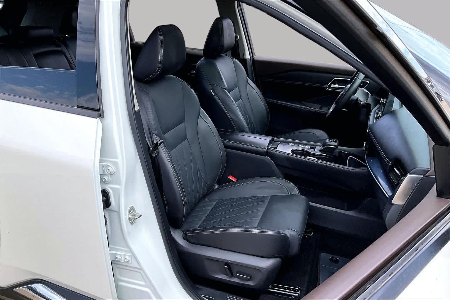 Used 2023 Nissan Rogue Platinum w/ Platinum Premium Package FWD image 8