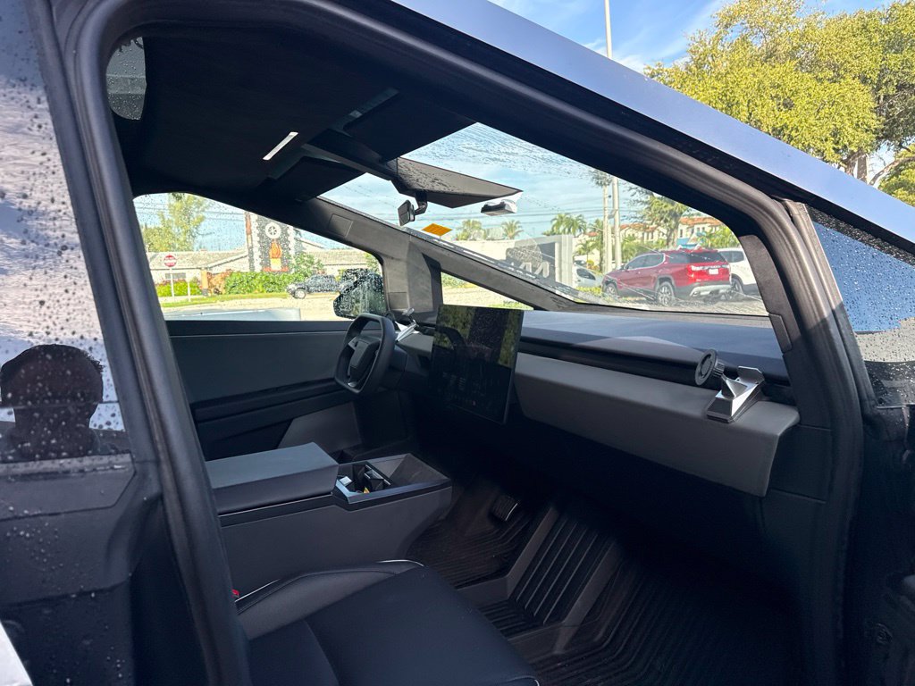 Used 2025 Tesla Cybertruck AWD Crew Cab image 7