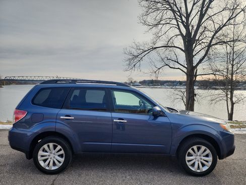 Used 2011 Subaru Forester 2.5X Premium image 6