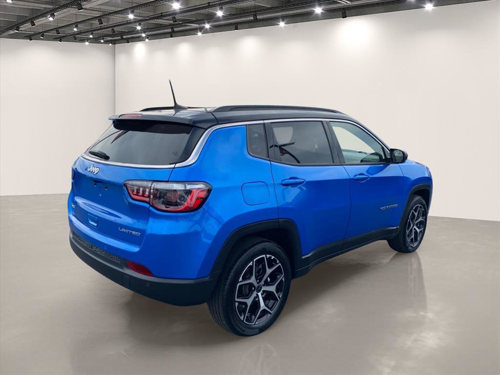 Used 2025 Jeep Compass Limited AWD/4WD image 7