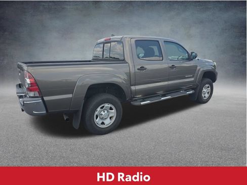 Used 2015 Toyota Tacoma PreRunner w/ SR5 Package RWD image 5