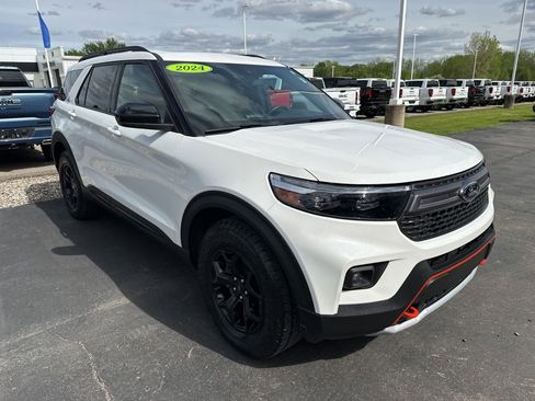 Used 2024 Ford Explorer Timberline w/ Timberline Technology Package AWD/4WD image 3