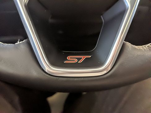 Used 2021 Ford Edge ST w/ Equipment Group 401A AWD/4WD image 19