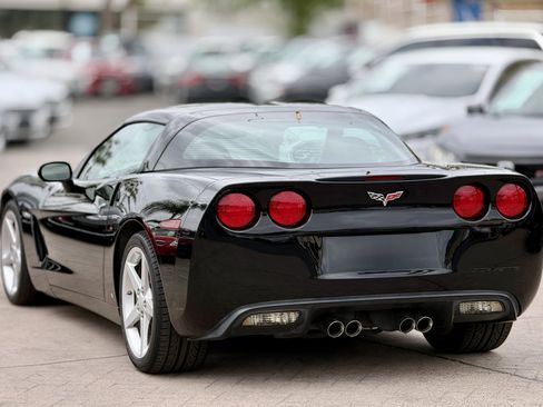 Used 2007 Chevrolet Corvette Coupe w/ Preferred Equipment Group RWD image 11