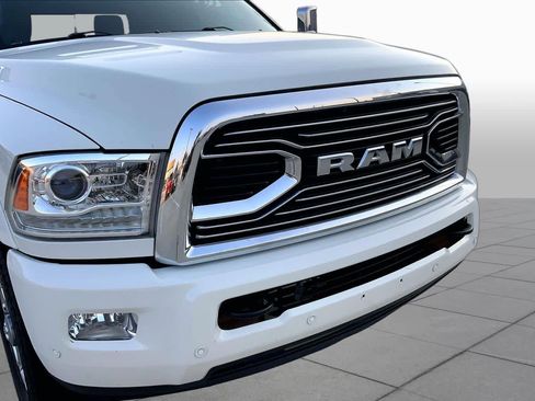Used 2017 RAM 2500 Limited AWD/4WD image 32