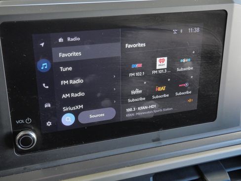 Used 2024 Toyota Tacoma TRD Off-Road image 31