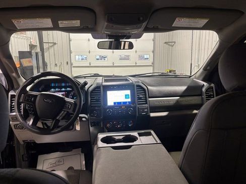 Used 2022 Ford F250 XLT w/ XLT Premium Package image 18