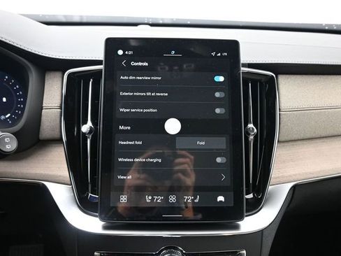 New 2026 Volvo XC90 B6 Core w/ Protection Package Premier image 19