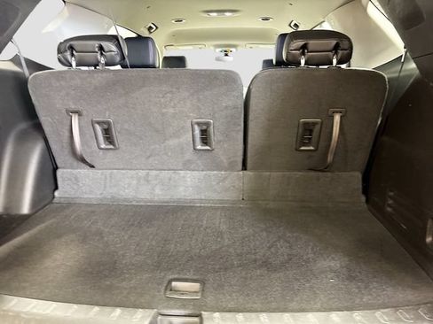 Used 2019 Chevrolet Traverse LT FWD image 25