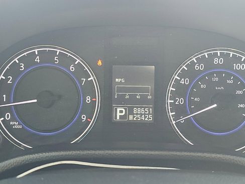 Used 2011 INFINITI G37 Sport w/ Premium Pkg image 11