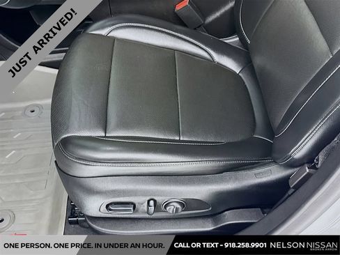 Used 2023 GMC Acadia SLT AWD/4WD image 20