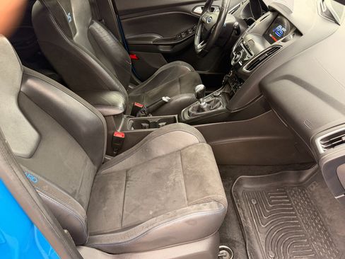 Used 2017 Ford Focus RS AWD/4WD image 15