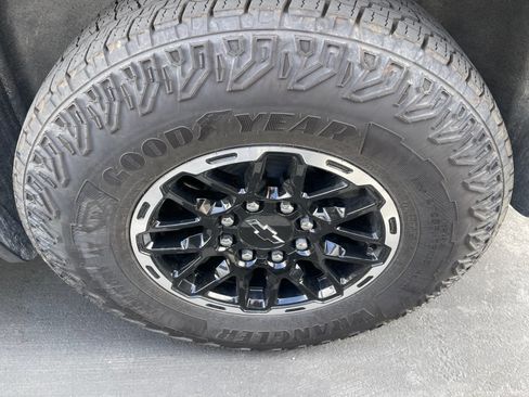 Used 2026 Chevrolet Silverado EV Trail Boss AWD/4WD image 3