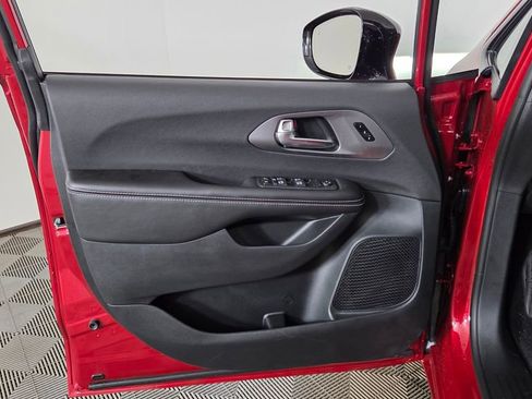 New 2026 Chrysler Pacifica Select image 13