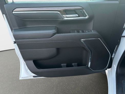 Used 2024 Chevrolet Silverado 1500 LT image 16