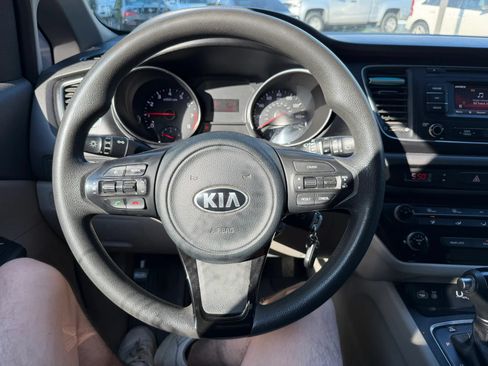 Used 2015 Kia Sedona LX FWD image 18