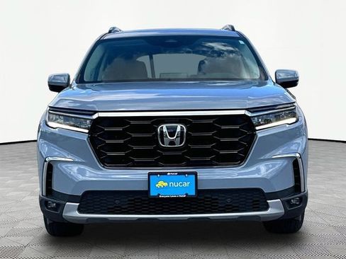 Used 2024 Honda Pilot Touring image 2