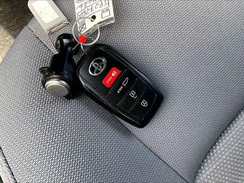 Used 2026 Toyota Corolla SE FWD image 14