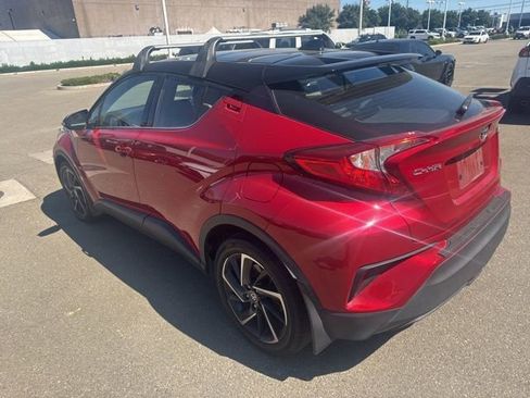 Used 2022 Toyota C-HR Limited image 11