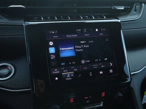 New 2025 Jeep Grand Cherokee Altitude image 5