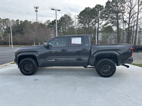 Certified 2025 Toyota Tacoma SR5 image 7