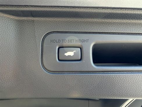 New 2025 Honda Pilot Touring image 11