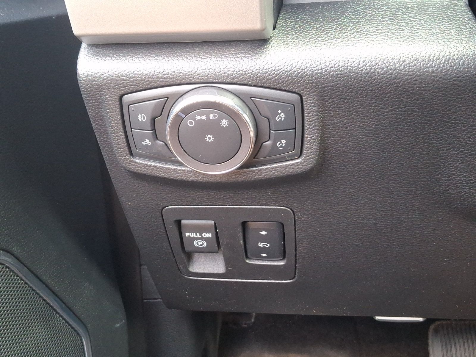 Used 2019 Ford F150 Lariat AWD/4WD image 24