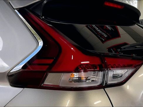 Used 2022 Mitsubishi Eclipse Cross SE image 17