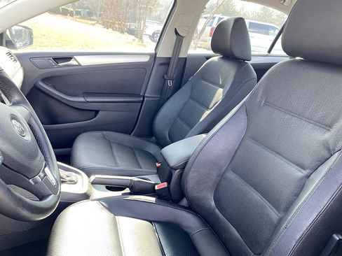 Used 2011 Volkswagen Jetta SEL image 11