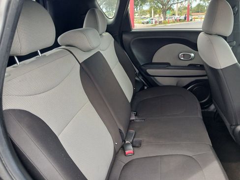 Used 2018 Kia Soul FWD image 19