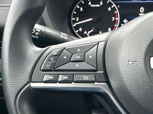 New 2025 Nissan Sentra SV image 38