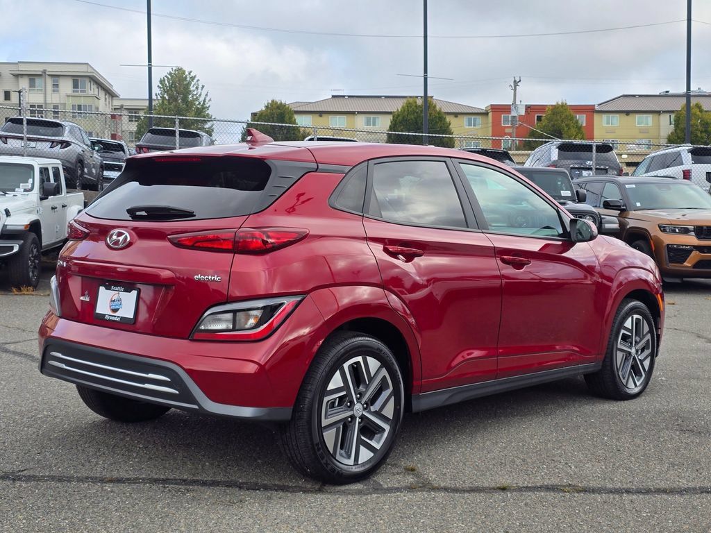 Used 2023 Hyundai Kona SE FWD image 7