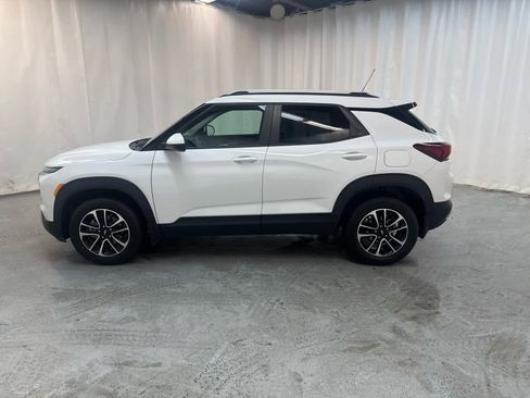 Certified 2025 Chevrolet TrailBlazer LT w/ Convenience Package image 2