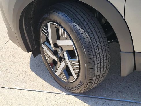 New 2026 Nissan Kicks SV w/ SV Premium Package FWD image 9